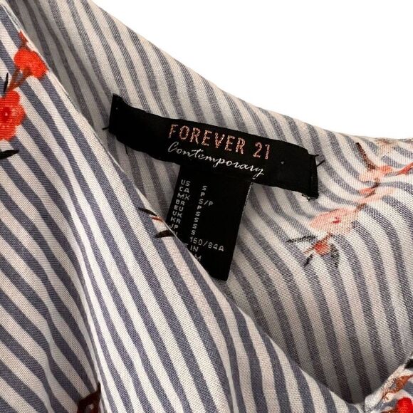 Forever 21 asymmetrical ruffle blouse top S striped floral blue and white - Picture 4 of 4